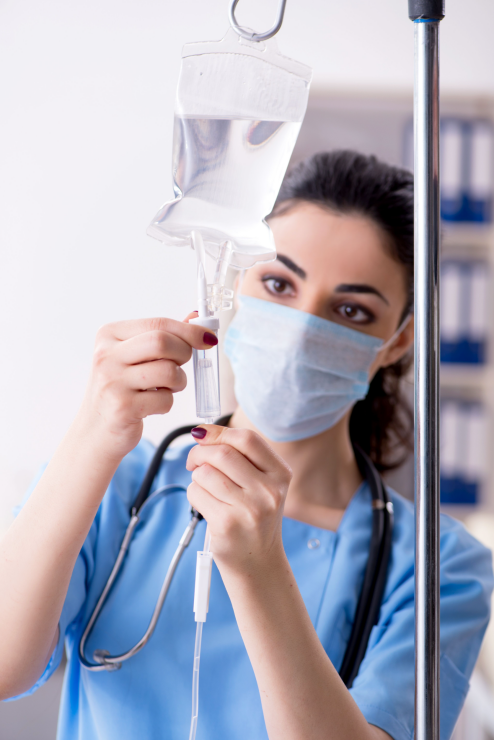 Photo of a nurse preparing an O3UV IV treatment